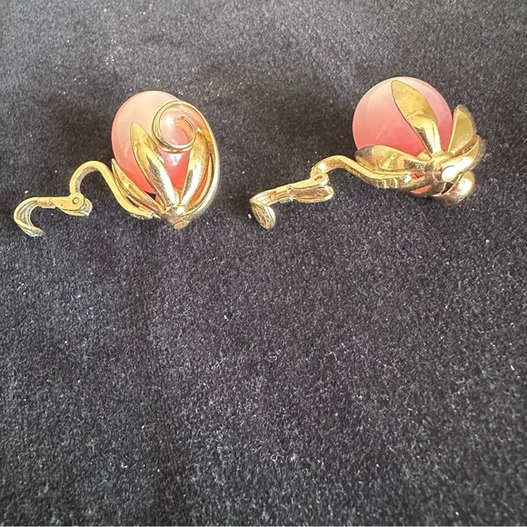 Vintage Napier Gold and Pink Clip-On Earrings Signed - Picture 6 of 11